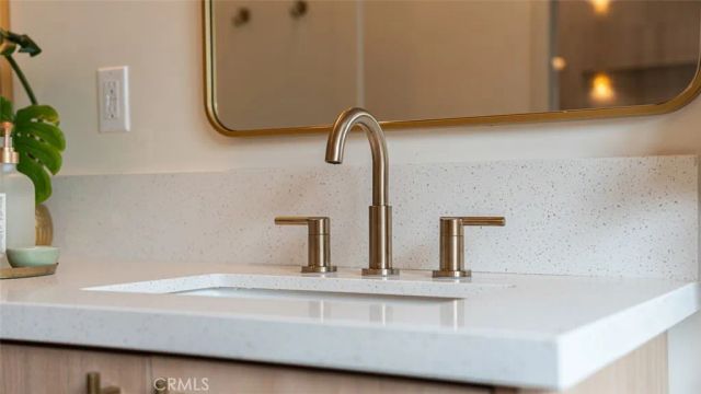 11911 Hartsook, Valley Village, CA 91607