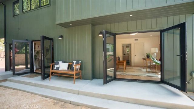 11911 Hartsook, Valley Village, CA 91607