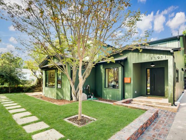 11911 Hartsook, Valley Village, CA 91607