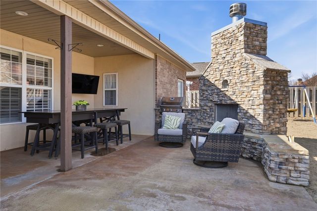 1661 Partridge RUN, Bentonville, AR 72713