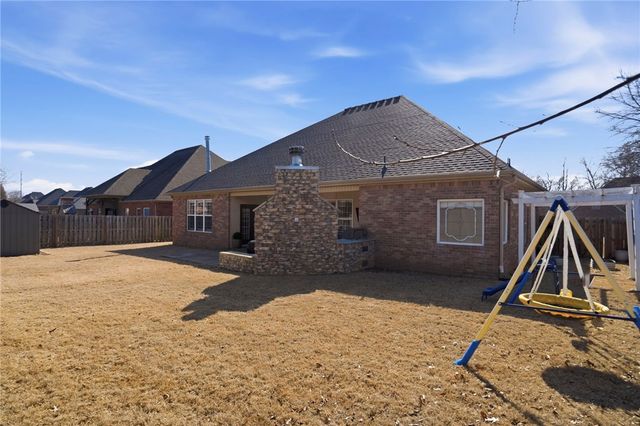 1661 Partridge RUN, Bentonville, AR 72713