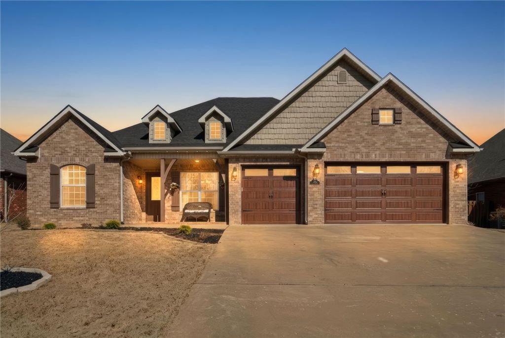 1661 Partridge RUN, Bentonville, AR 72713