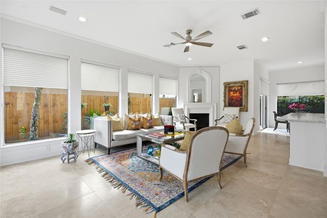 320 Harborside Circle, Kemah, TX 77565