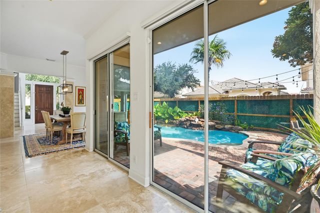 320 Harborside Circle, Kemah, TX 77565