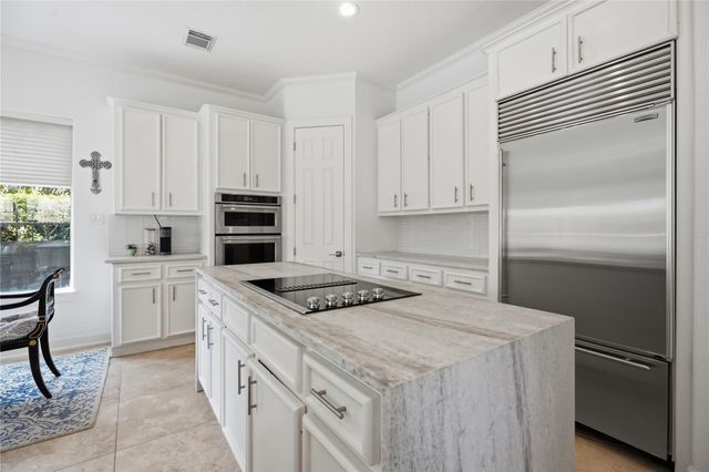 320 Harborside Circle, Kemah, TX 77565