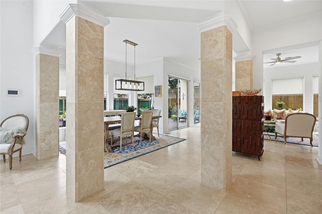 320 Harborside Circle, Kemah, TX 77565