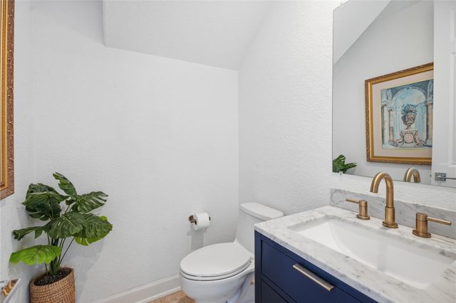 320 Harborside Circle, Kemah, TX 77565