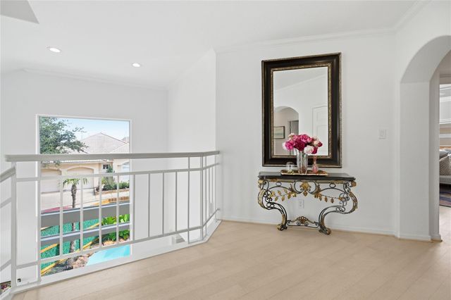 320 Harborside Circle, Kemah, TX 77565