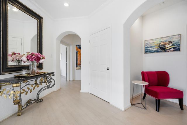 320 Harborside Circle, Kemah, TX 77565