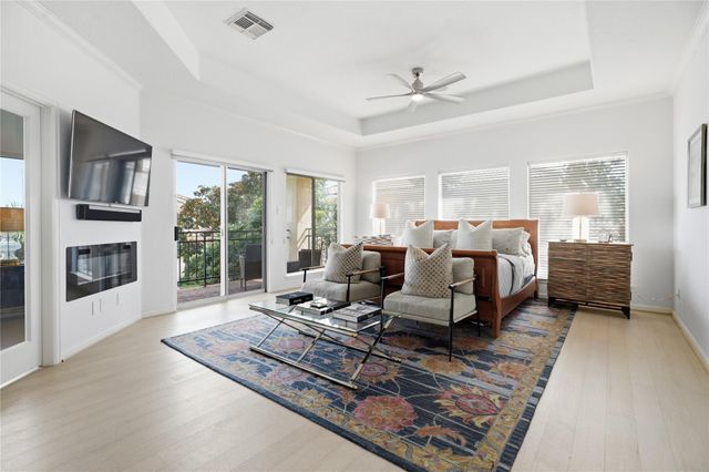 320 Harborside Circle, Kemah, TX 77565