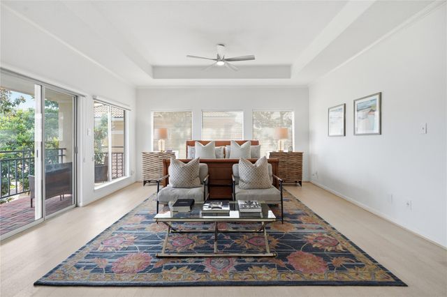 320 Harborside Circle, Kemah, TX 77565