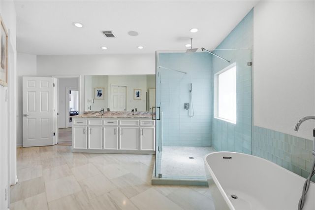 320 Harborside Circle, Kemah, TX 77565