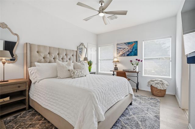 320 Harborside Circle, Kemah, TX 77565