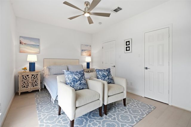 320 Harborside Circle, Kemah, TX 77565