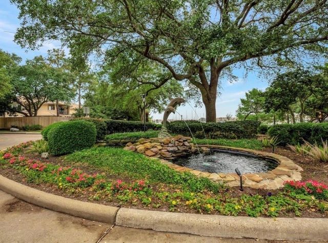 320 Harborside Circle, Kemah, TX 77565