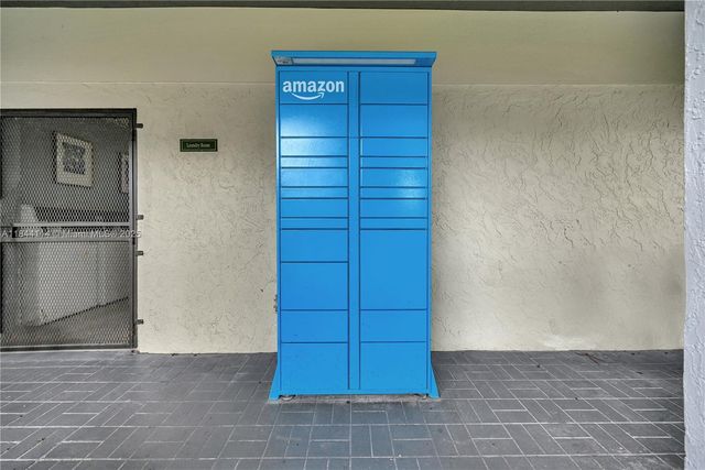 7550 Stirling Rd V216, Davie, FL 33024