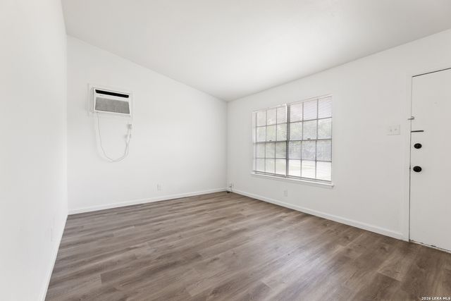 4835 VILLAGE VW, San Antonio, TX 78218