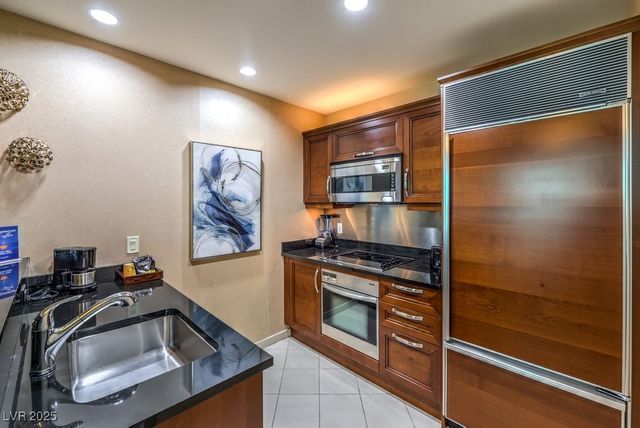 135 East Harmon Avenue 2302, Las Vegas, NV 89109