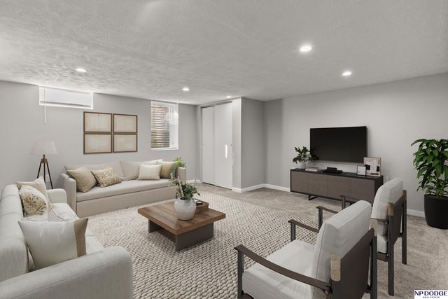 4811 Pratt Street, Omaha, NE 68104