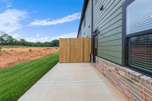 302 Jonathan Wade Circle, Clarksville, TN 37043