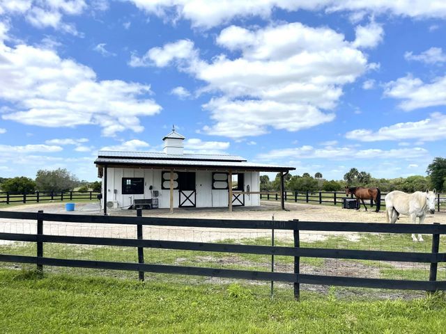 8121 NW 58th Lane, Okeechobee, FL 34972