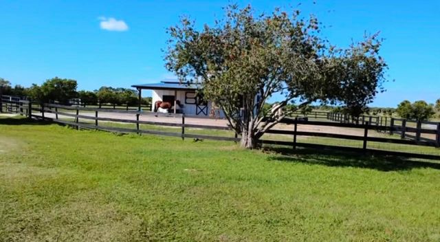 8121 NW 58th Lane, Okeechobee, FL 34972