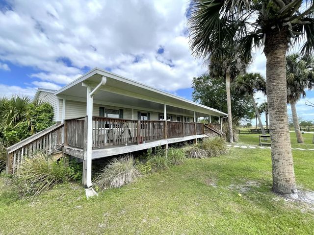 8121 NW 58th Lane, Okeechobee, FL 34972