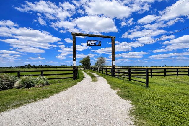 8121 NW 58th Lane, Okeechobee, FL 34972