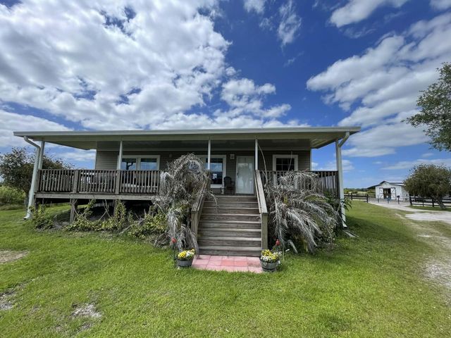 8121 NW 58th Lane, Okeechobee, FL 34972