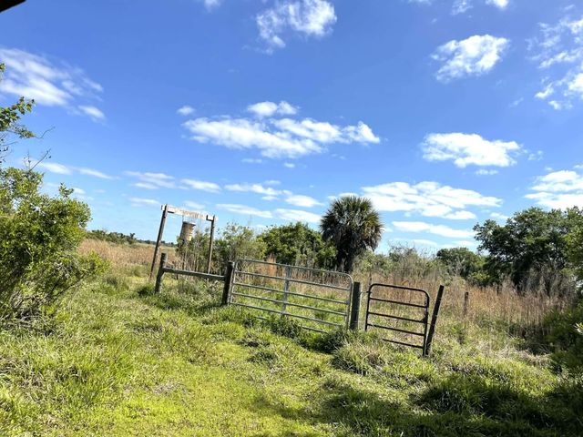 8121 NW 58th Lane, Okeechobee, FL 34972