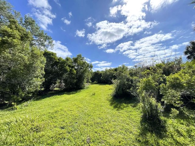 8121 NW 58th Lane, Okeechobee, FL 34972