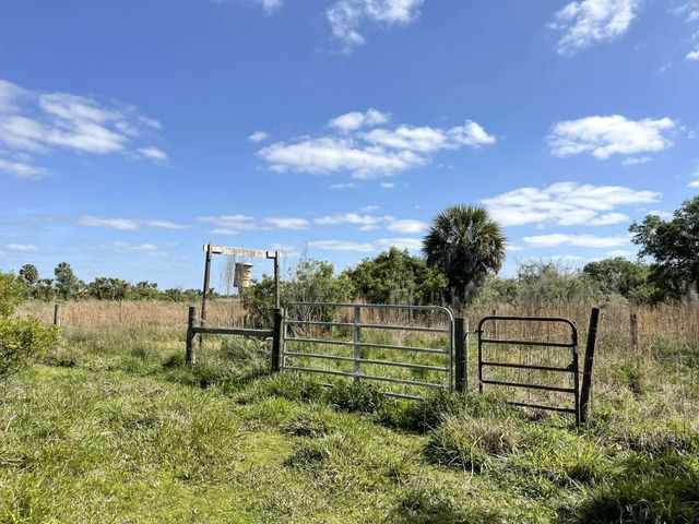 8121 NW 58th Lane, Okeechobee, FL 34972