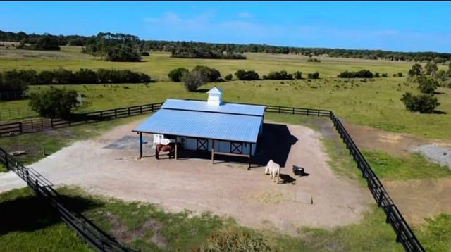 8121 NW 58th Lane, Okeechobee, FL 34972