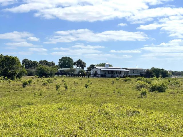 8121 NW 58th Lane, Okeechobee, FL 34972