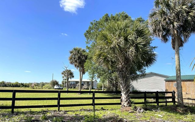 8121 NW 58th Lane, Okeechobee, FL 34972