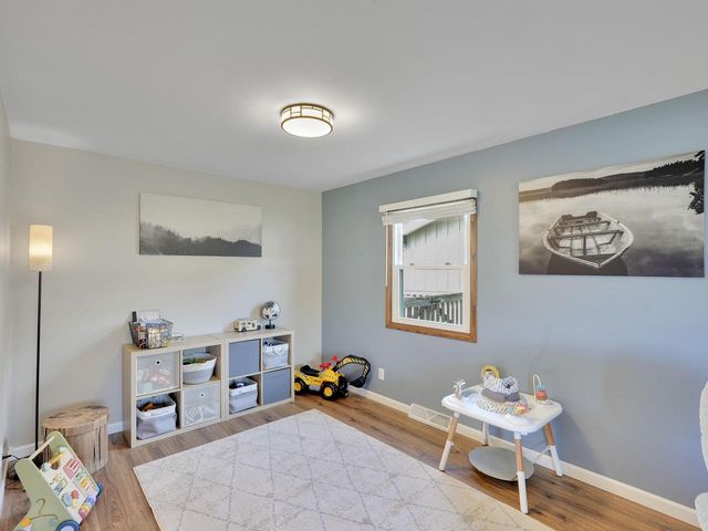 12915 W Wilbur DRIVE, New Berlin, WI 53151