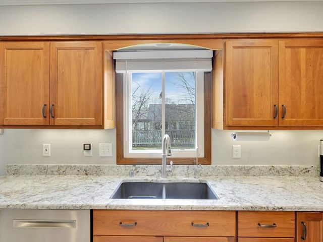 12915 W Wilbur DRIVE, New Berlin, WI 53151