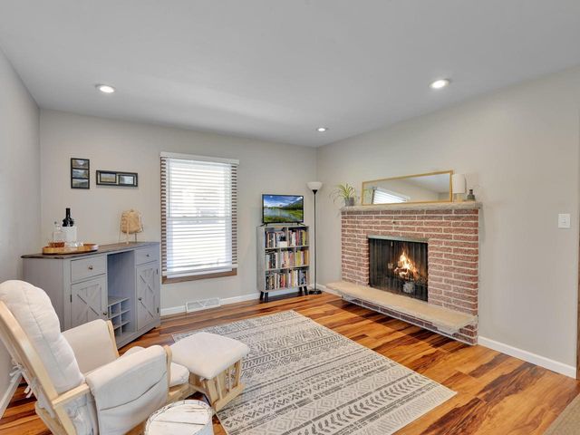 12915 W Wilbur DRIVE, New Berlin, WI 53151