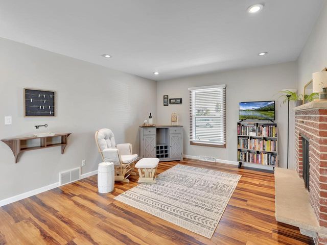 12915 W Wilbur DRIVE, New Berlin, WI 53151
