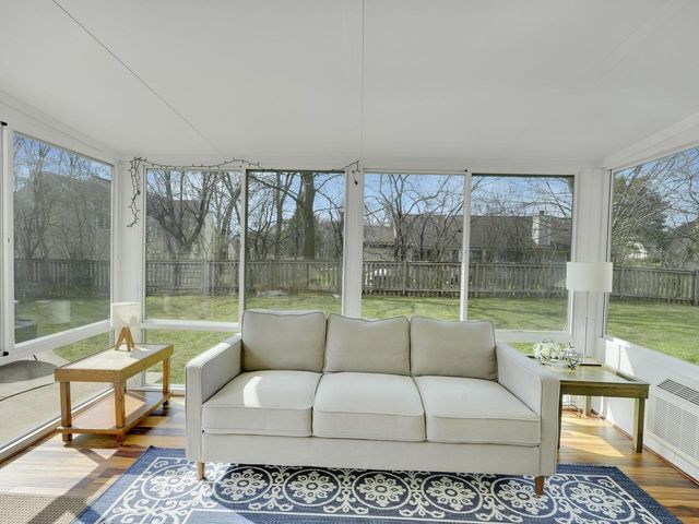 12915 W Wilbur DRIVE, New Berlin, WI 53151
