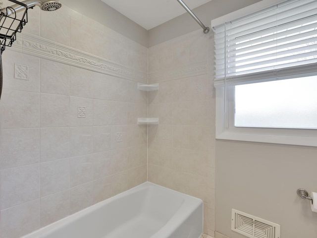 12915 W Wilbur DRIVE, New Berlin, WI 53151