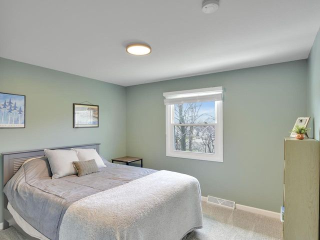 12915 W Wilbur DRIVE, New Berlin, WI 53151