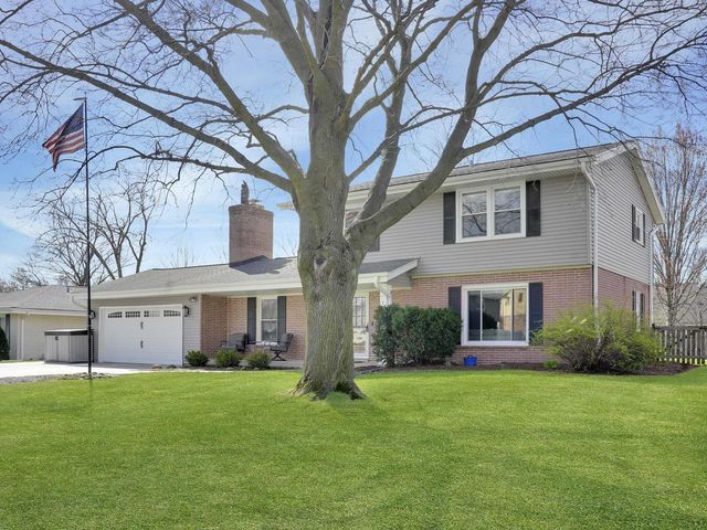 12915 W Wilbur DRIVE, New Berlin, WI 53151