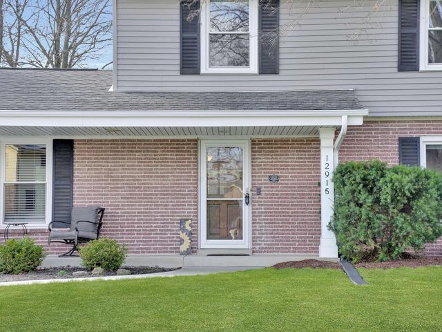 12915 W Wilbur DRIVE, New Berlin, WI 53151