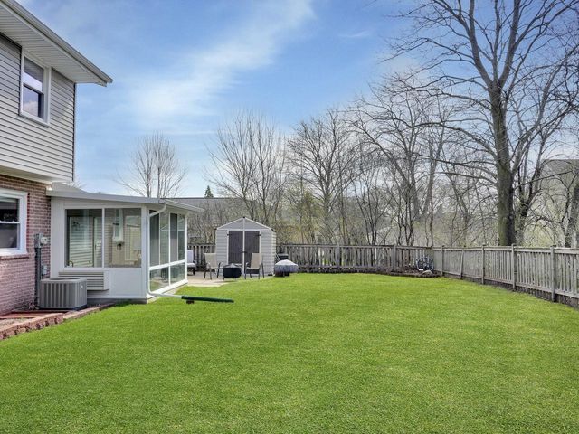 12915 W Wilbur DRIVE, New Berlin, WI 53151