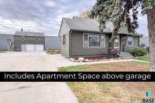 1221 E 12th St Street, Sioux Falls, SD 57103
