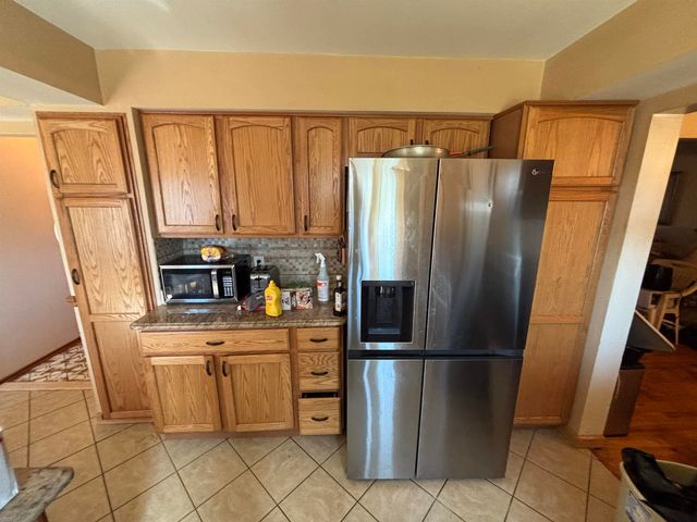 4622 Ardmore Drive, Sterling Heights, MI 48310