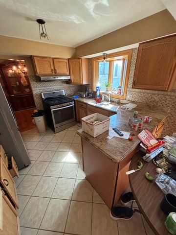 4622 Ardmore Drive, Sterling Heights, MI 48310