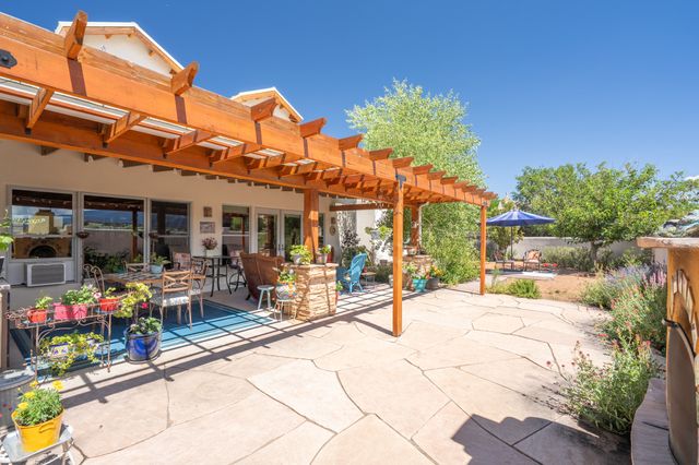 40 Craftsman Road, Santa Fe, NM 87508