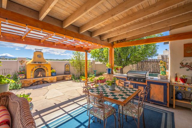 40 Craftsman Road, Santa Fe, NM 87508